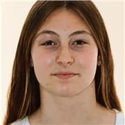 Profesora de repaso de Primaria o ESO durante el verano